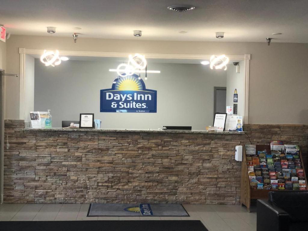 Days Inn & Suites By Wyndham רומאוביל מראה חיצוני תמונה